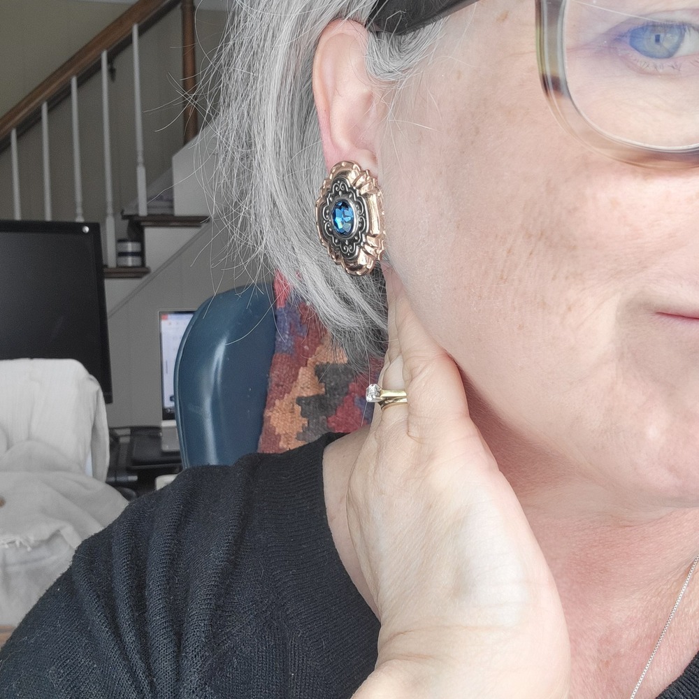 Vintage 1928 Mixed Metal Blue Crystal Clip On‎ Earrings 1980s Victorian Revival - Picture 7 of 7